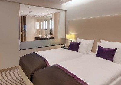 suite bedroom radisson blu hotel leipzig 1600x750 2
